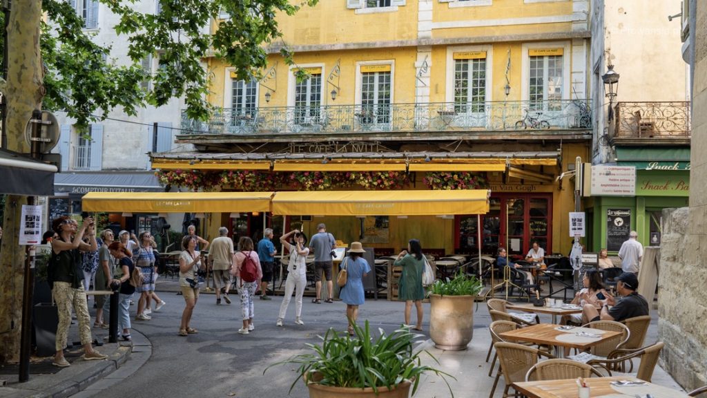 Kawiarnia w centrum Arles, którą namalował Van Gogh