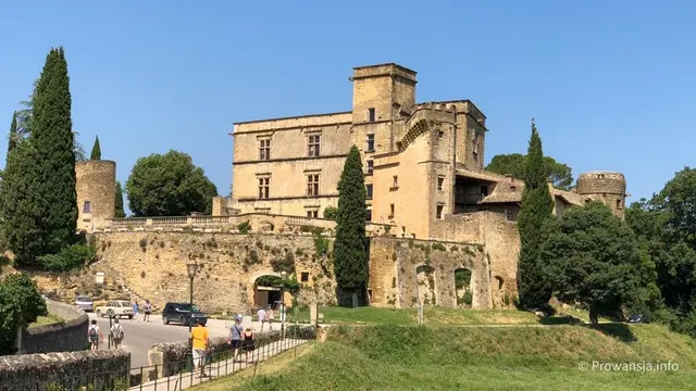 Pałac w Lourmarin