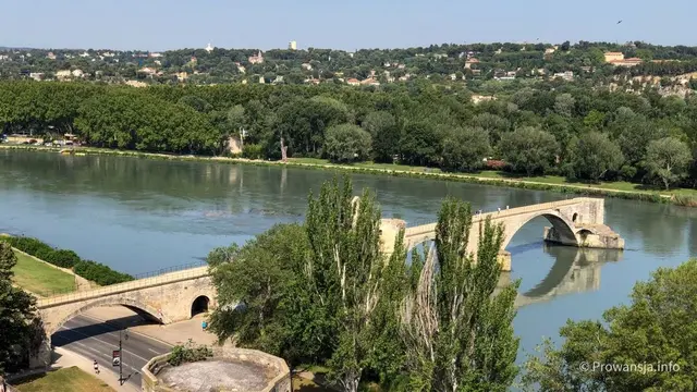 Słynny most w Awinion