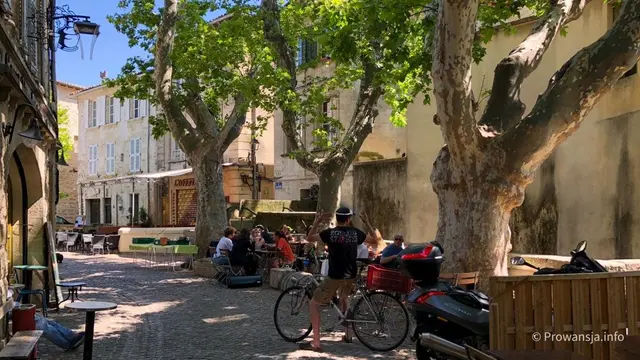 Rue des Teinturiers, Awinion