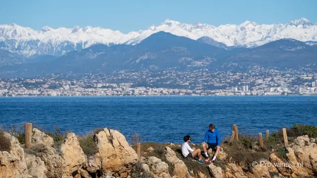 Alpy Nadmorskie i Nicea, widok z Antibes