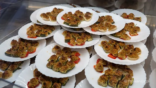 Petits farcis, klopsiki na grillowanych warzywach